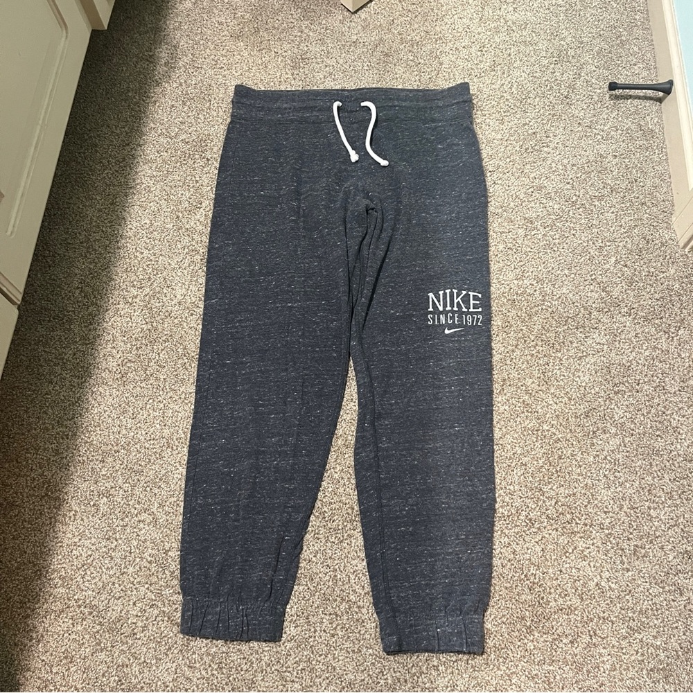 Nike cropped sweatpants